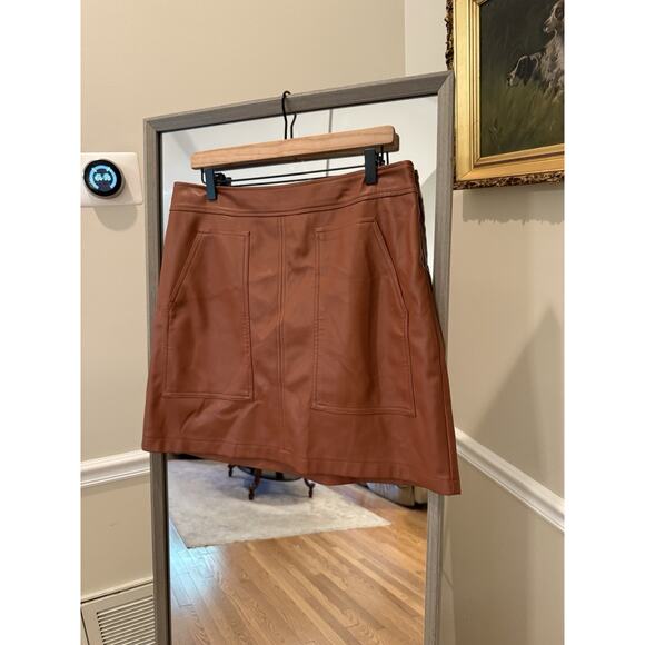 Ann Taylor LOFT Tan Faux Leather Mini Skirt  Sz12 Brown Fall Skirt Chic Style - Picture 3 of 4